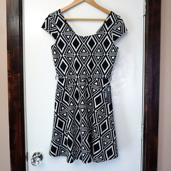 ***SOLD*** Black and White Skater Dress NWT Small - Picture 2 of 8